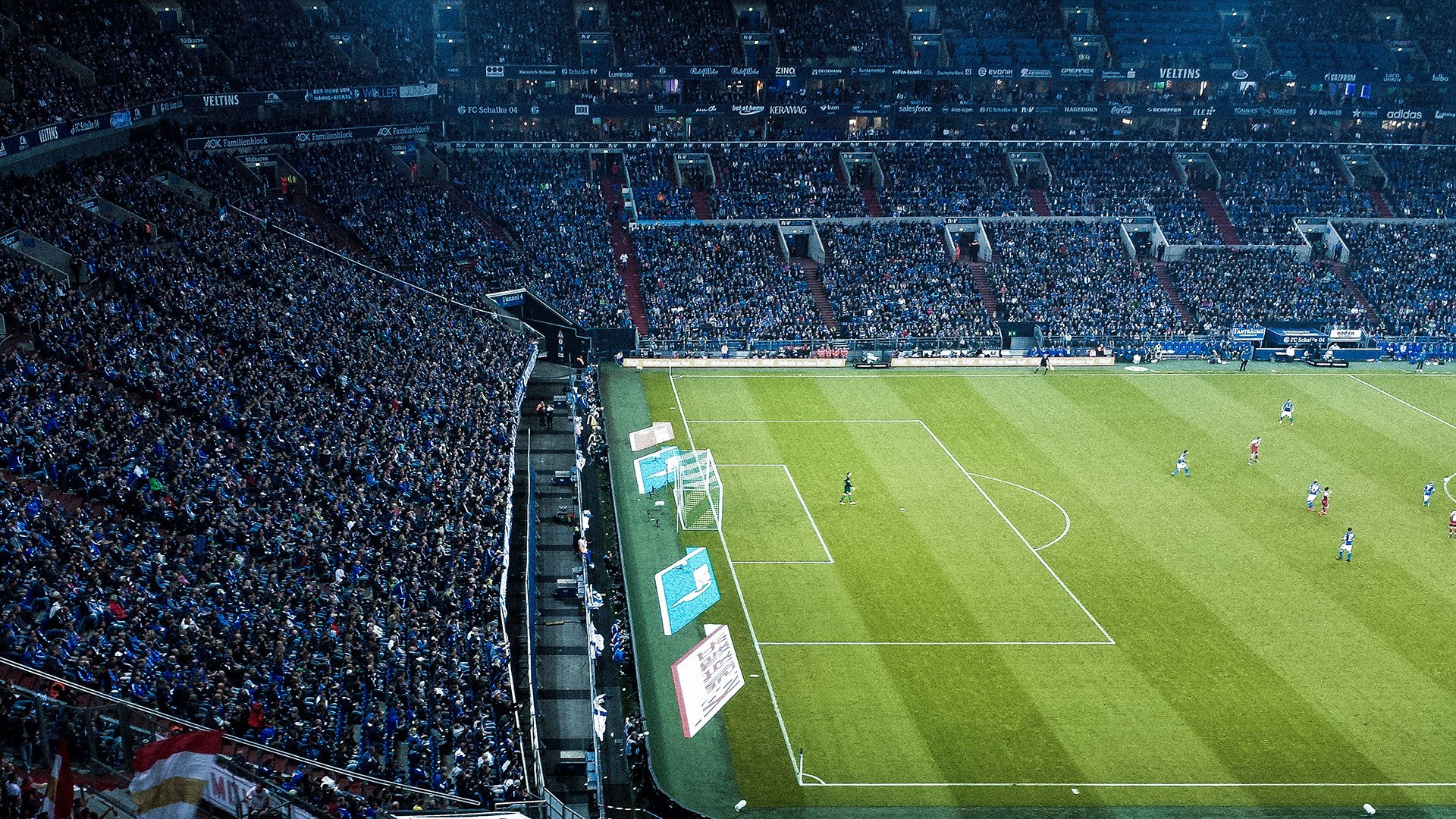 西甲足球产业链发展提速，带动整体经济，西甲球队价值